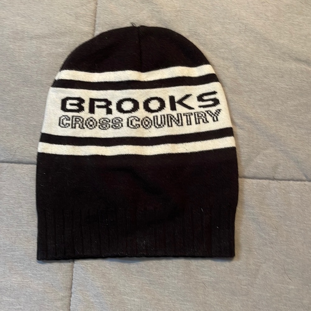 B74 Brooks knit hat